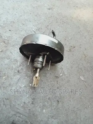 Brake Booster Nissan B12
