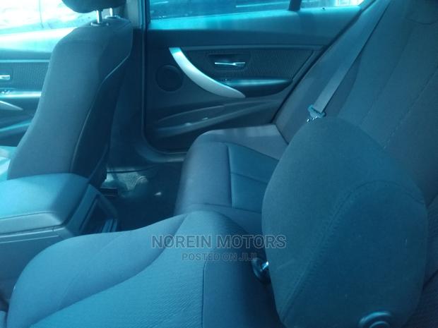 BMW 320i 2014 SV Premium Blue - thumbnail 11