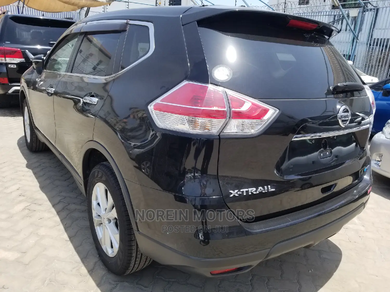 Nissan X-Trail 2014 SV Premium Black