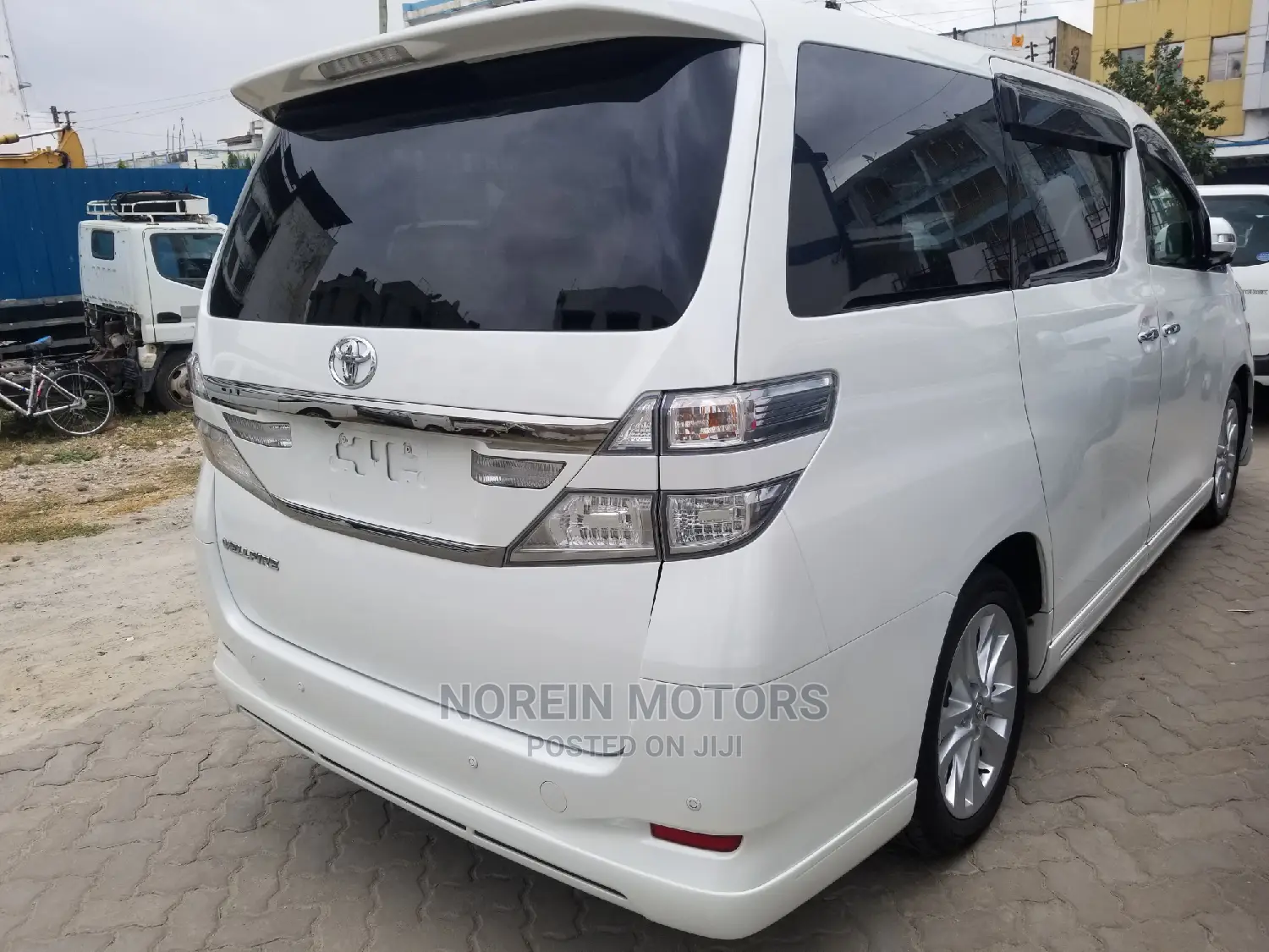 Toyota Vellfire 2014 White