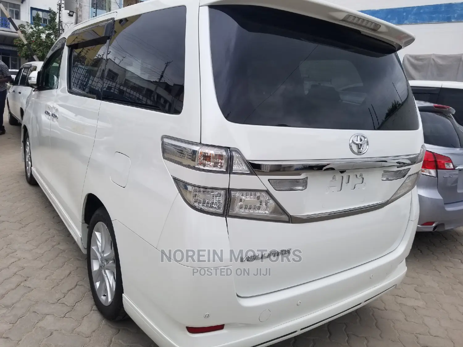 Toyota Vellfire 2014 White