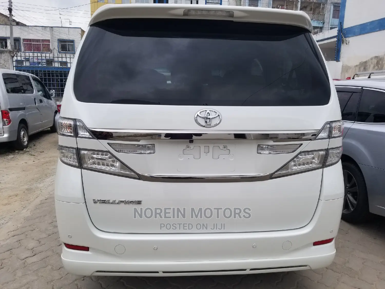 Toyota Vellfire 2014 White