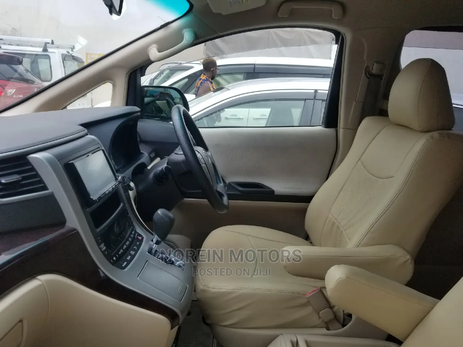 Toyota Vellfire 2014 White