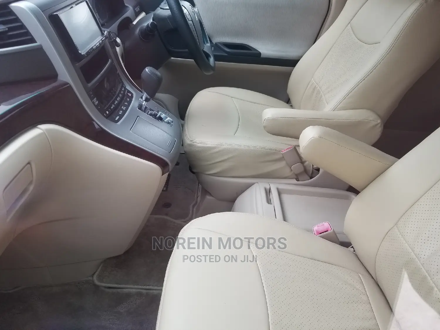 Toyota Vellfire 2014 White