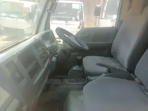 Isuzu Elf 4T