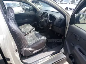 Toyota Hilux 2014 Pink
