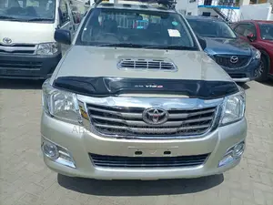 Toyota Hilux 2014 Pink