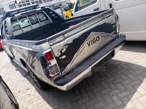 Toyota Hilux 2014 Pink