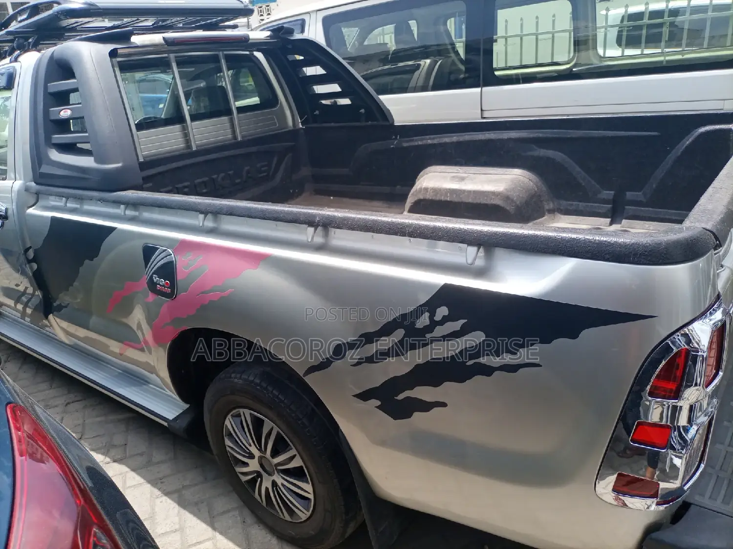 Toyota Hilux 2014 Pink