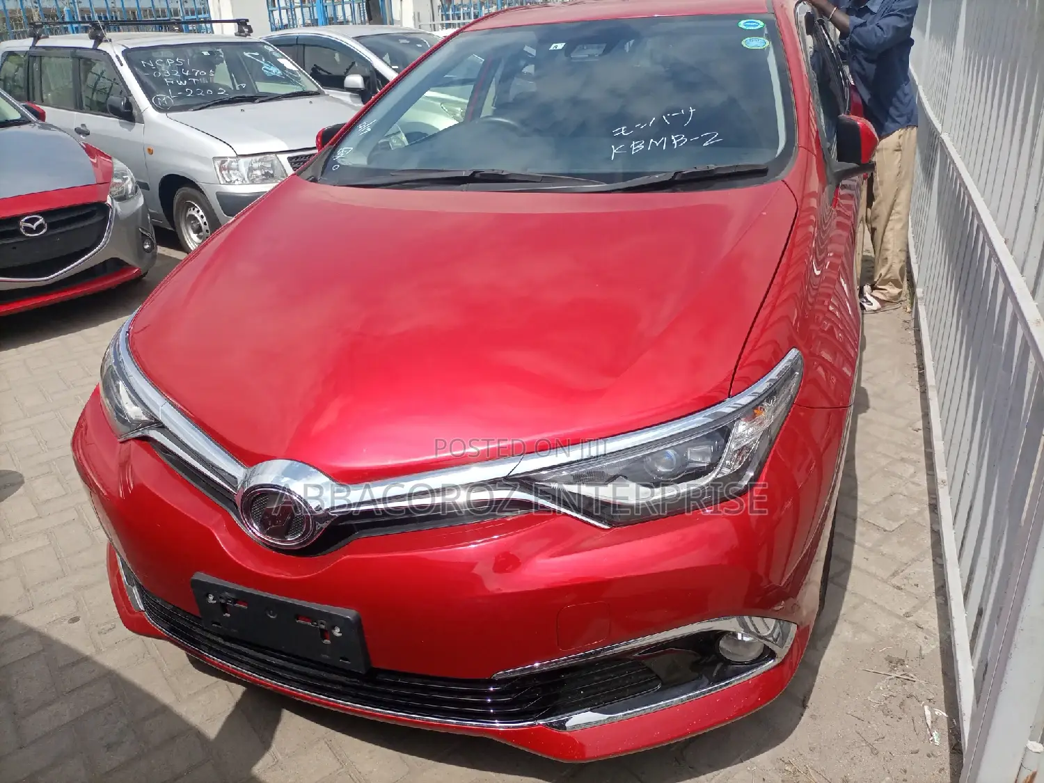 Toyota Auris 2015 Red