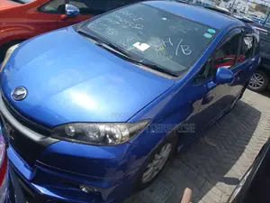 Toyota Wish 2014 Blue