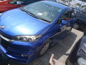 Toyota Wish 2014 Blue