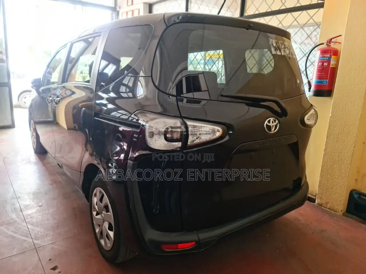 Toyota Sienta 2015 Black