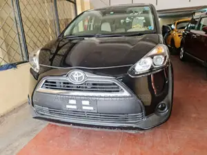 Toyota Sienta 2015 Black