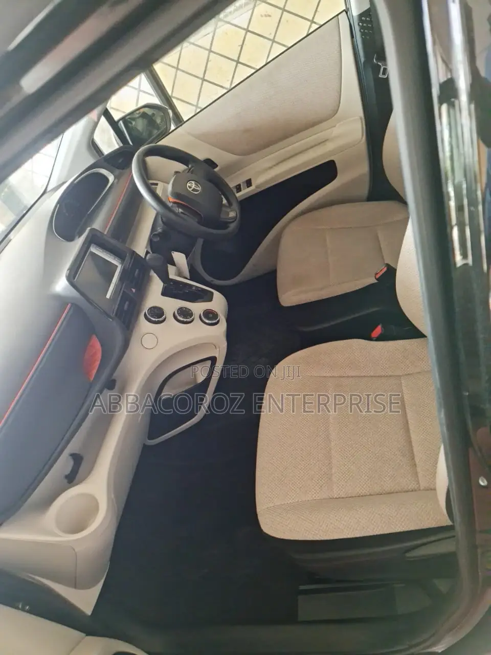 Toyota Sienta 2015 Black