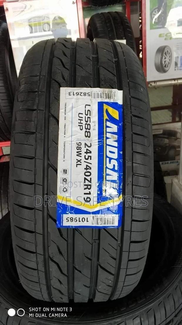 245/40 R19 Landsail Tyre - main view