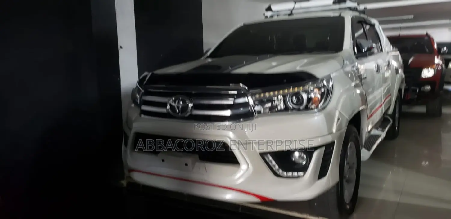 Toyota Hilux 2016 White