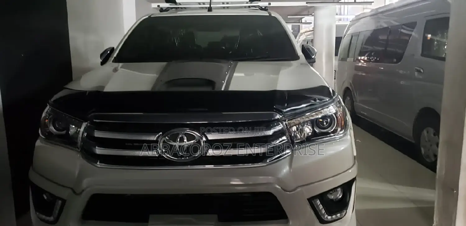 Toyota Hilux 2016 White