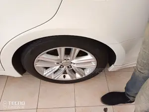 Toyota Crown 2014 White