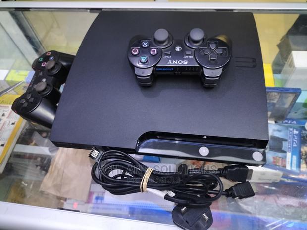 SONY Playstation 3 +2 Pads - main view