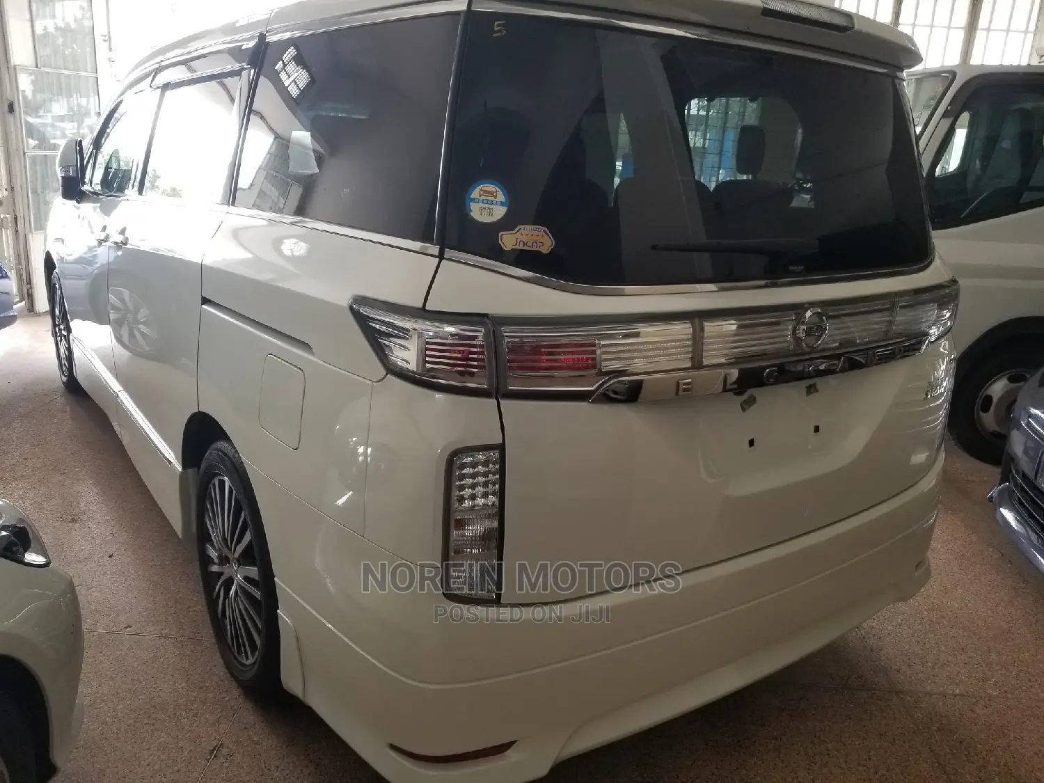 Nissan Elgrand 2015 White