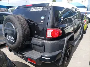 Toyota FJ Cruiser 2015 Black