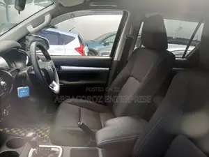 Toyota Hilux 2016 Black