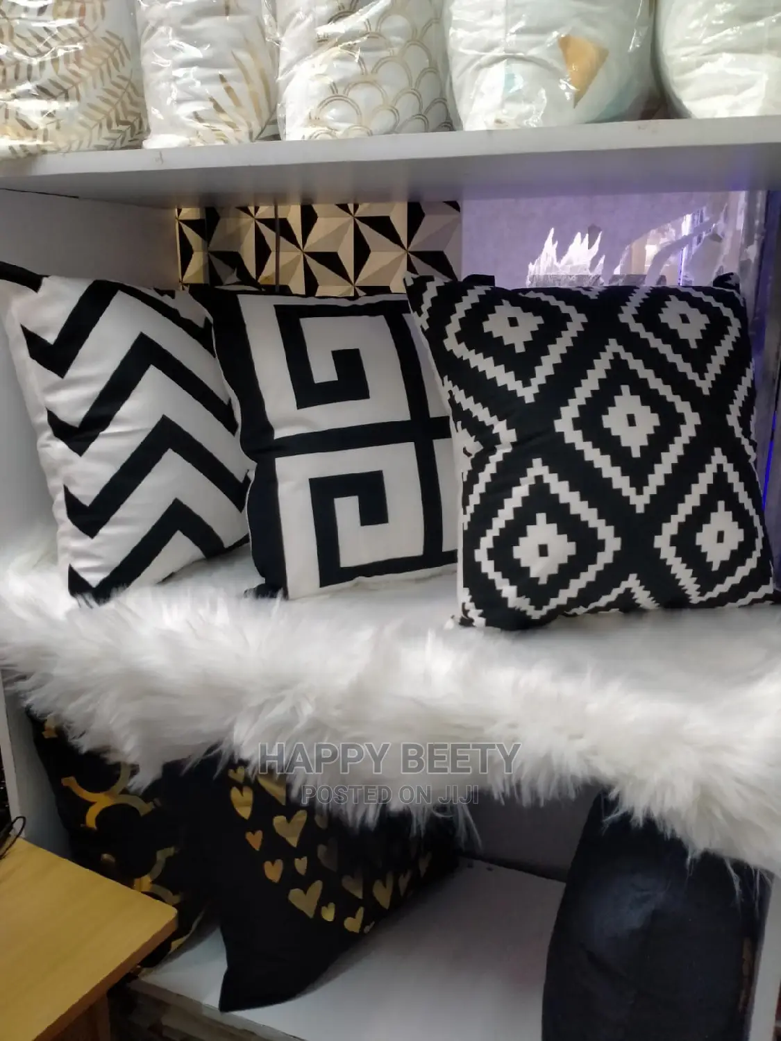#White and Black Throw Pillows