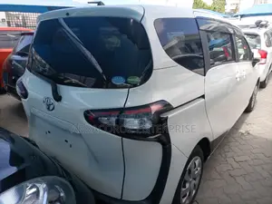 Toyota Sienta 2016 White
