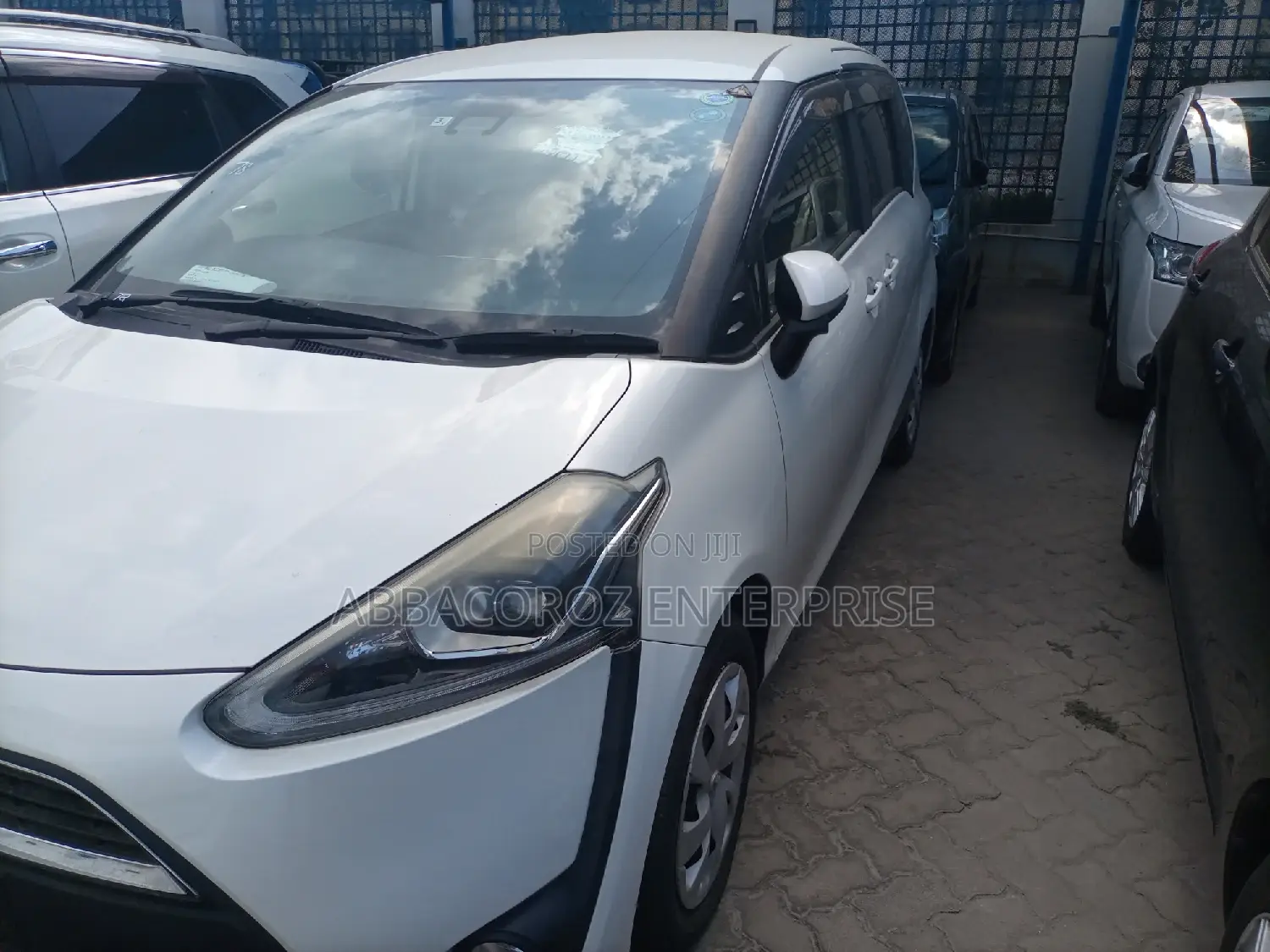 Toyota Sienta 2016 White