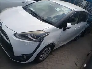 Toyota Sienta 2016 White