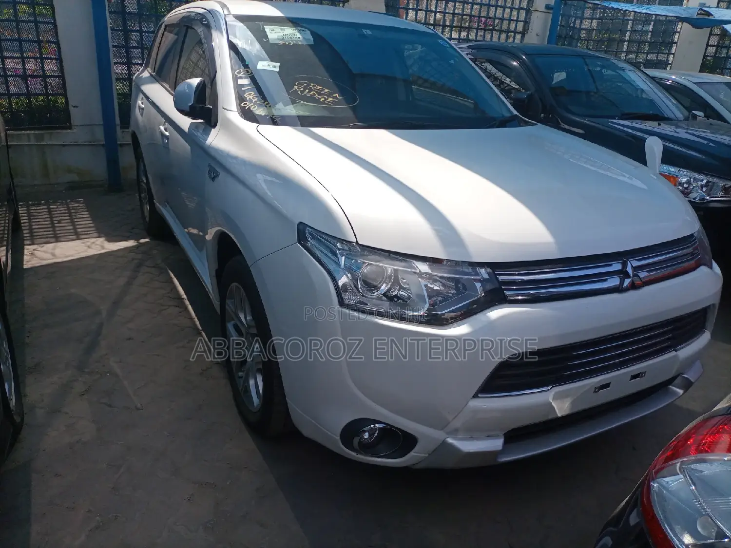 Mitsubishi Outlander 2015 White