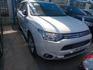 Mitsubishi Outlander 2015 White