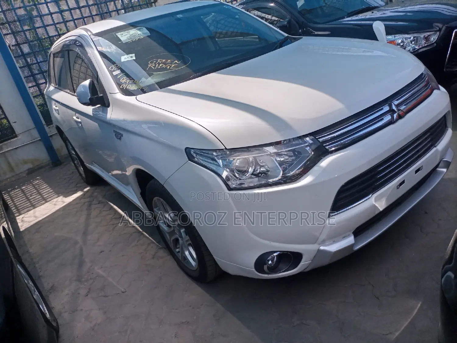 Mitsubishi Outlander 2015 White