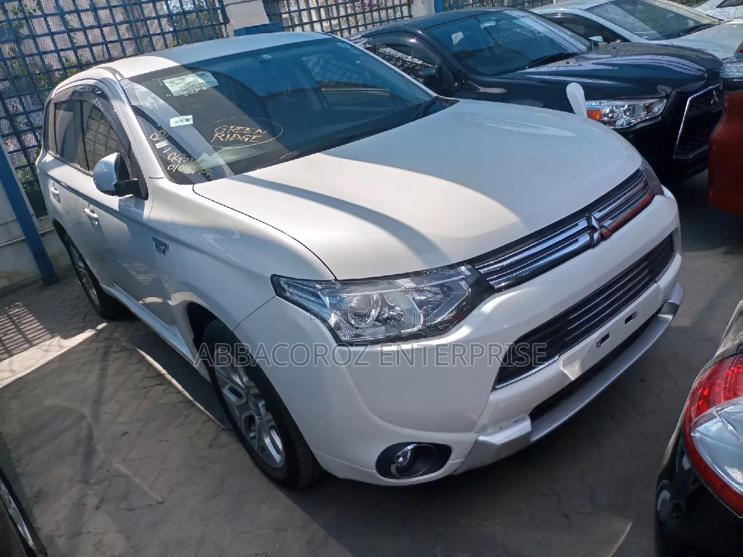 Mitsubishi Outlander 2015 White