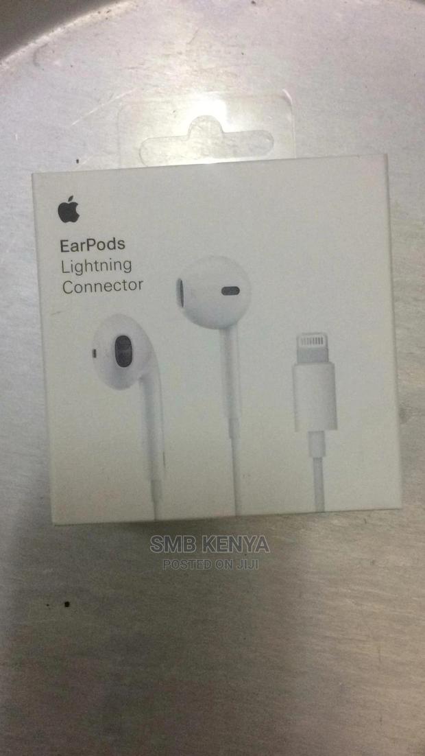 Genuine Apple Earpods With Lightning Connector - thumbnail 4