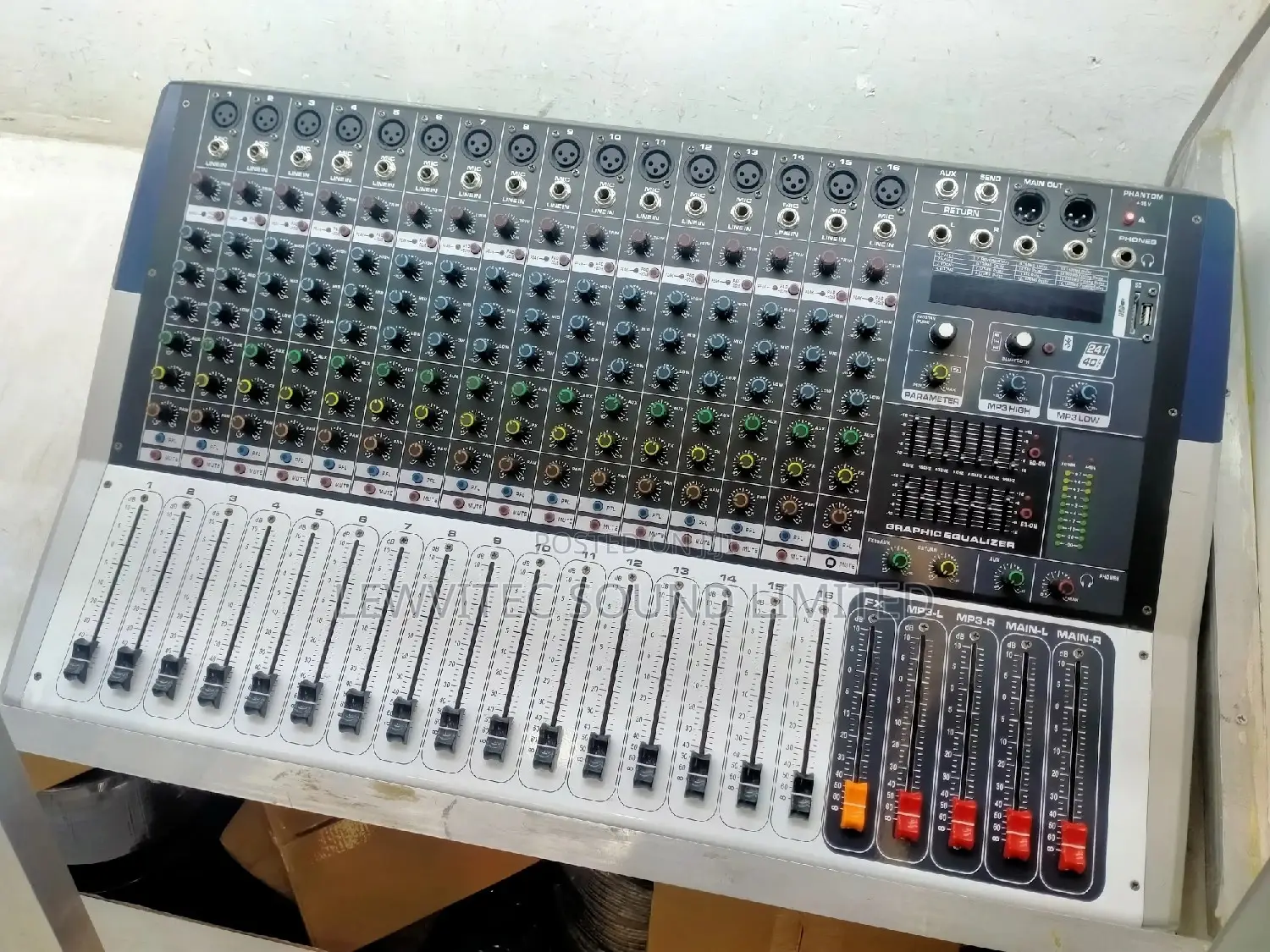Martin Audio Powered Mixer