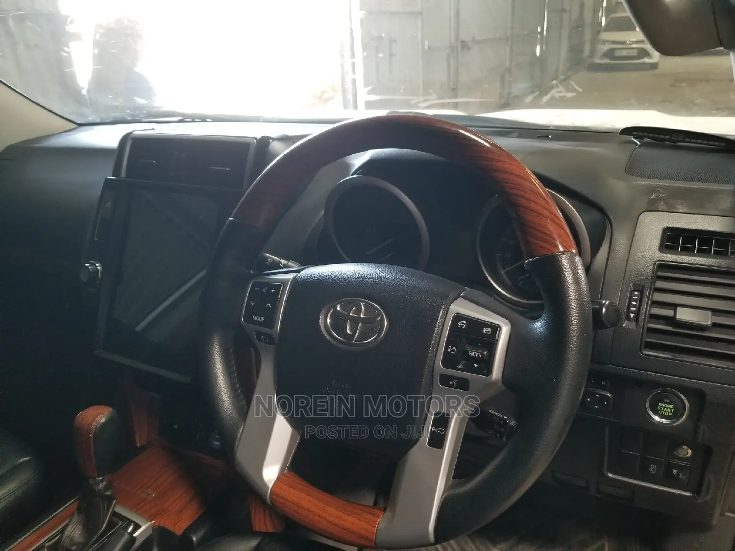 Toyota Land Cruiser Prado 2014 White