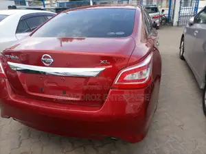 Nissan Teana 2015 Red