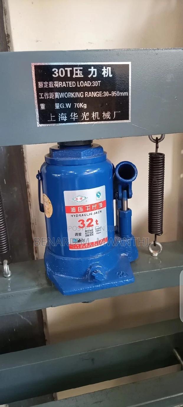 Hydraulic Jerk - main view