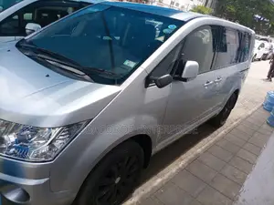 Mitsubishi Delica 2014 Silver