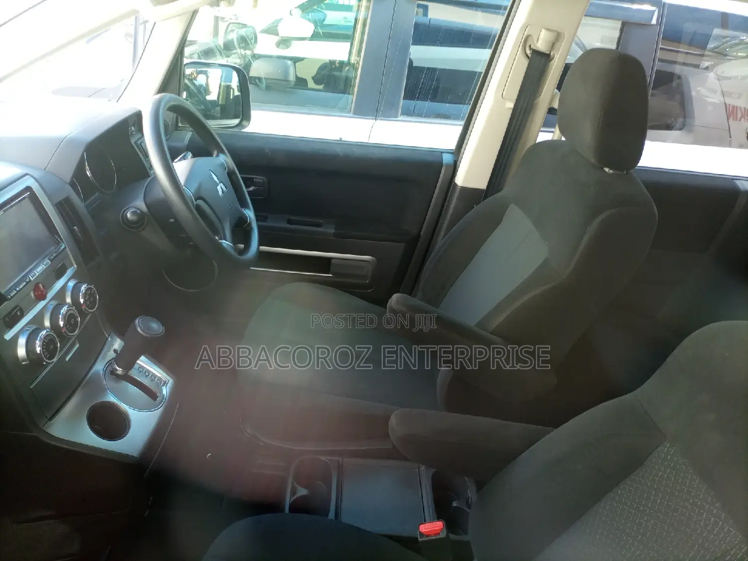 Mitsubishi Delica 2014 Silver