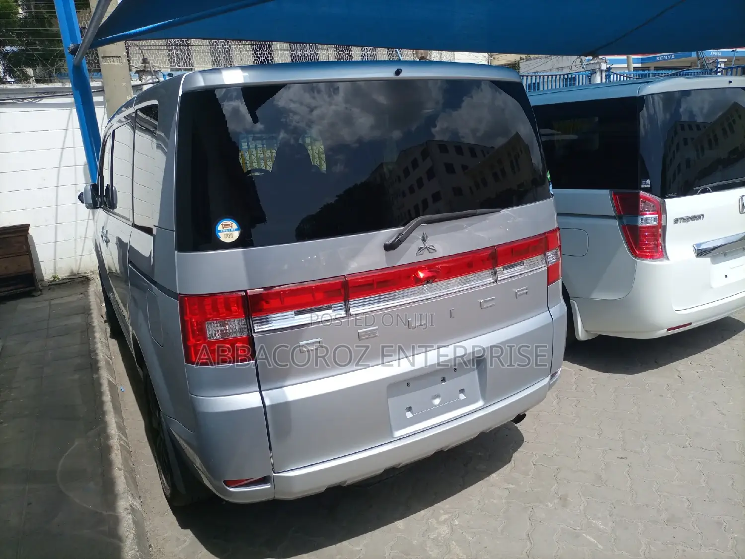 Mitsubishi Delica 2014 Silver