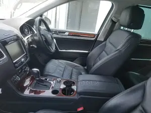 Volkswagen Touareg 2014 Brown
