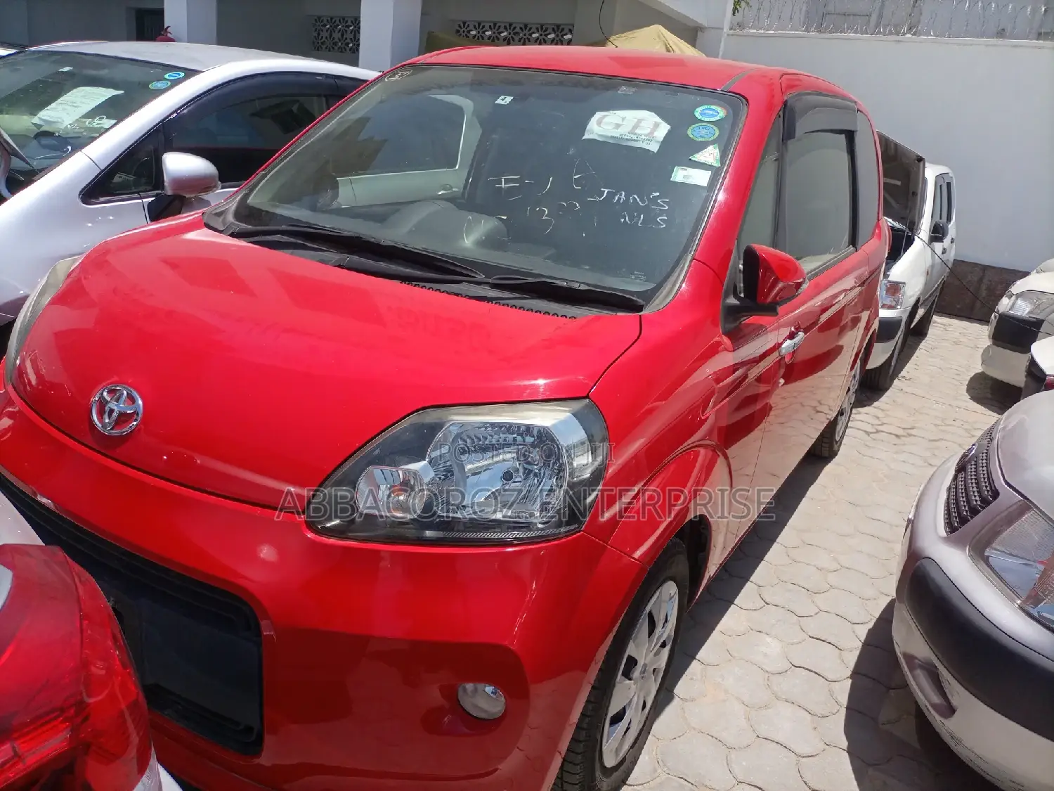 Toyota Porte 2016 Red