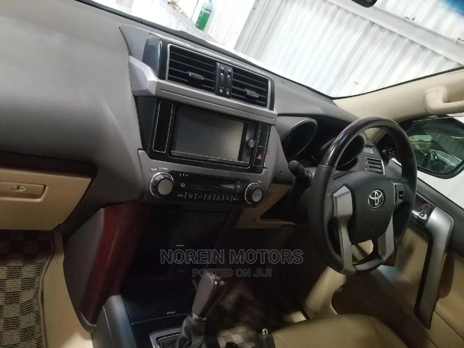 Toyota Land Cruiser Prado 2014 White