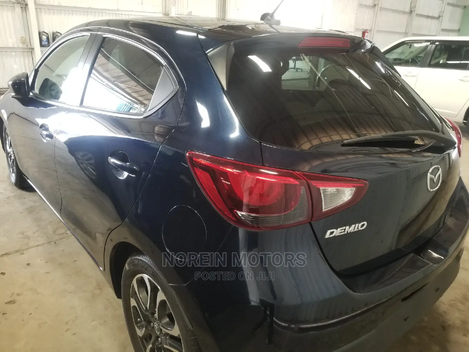 Mazda Demio 2014 Orange