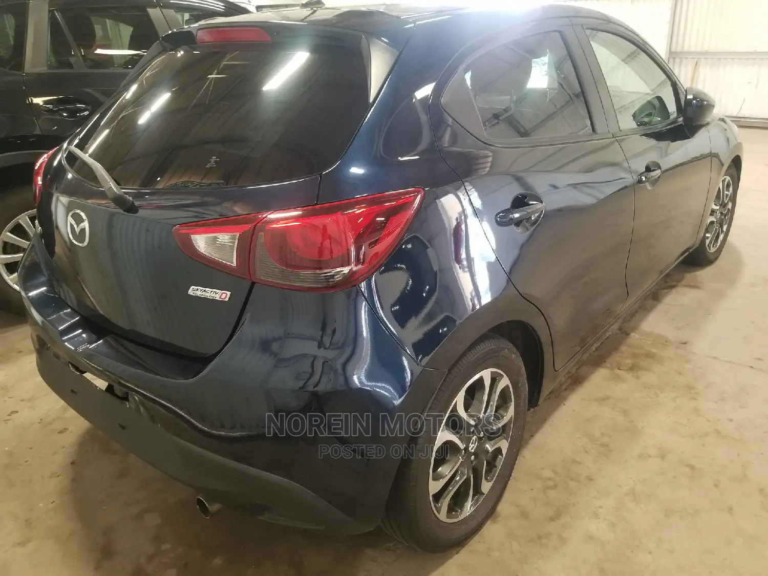 Mazda Demio 2014 Orange