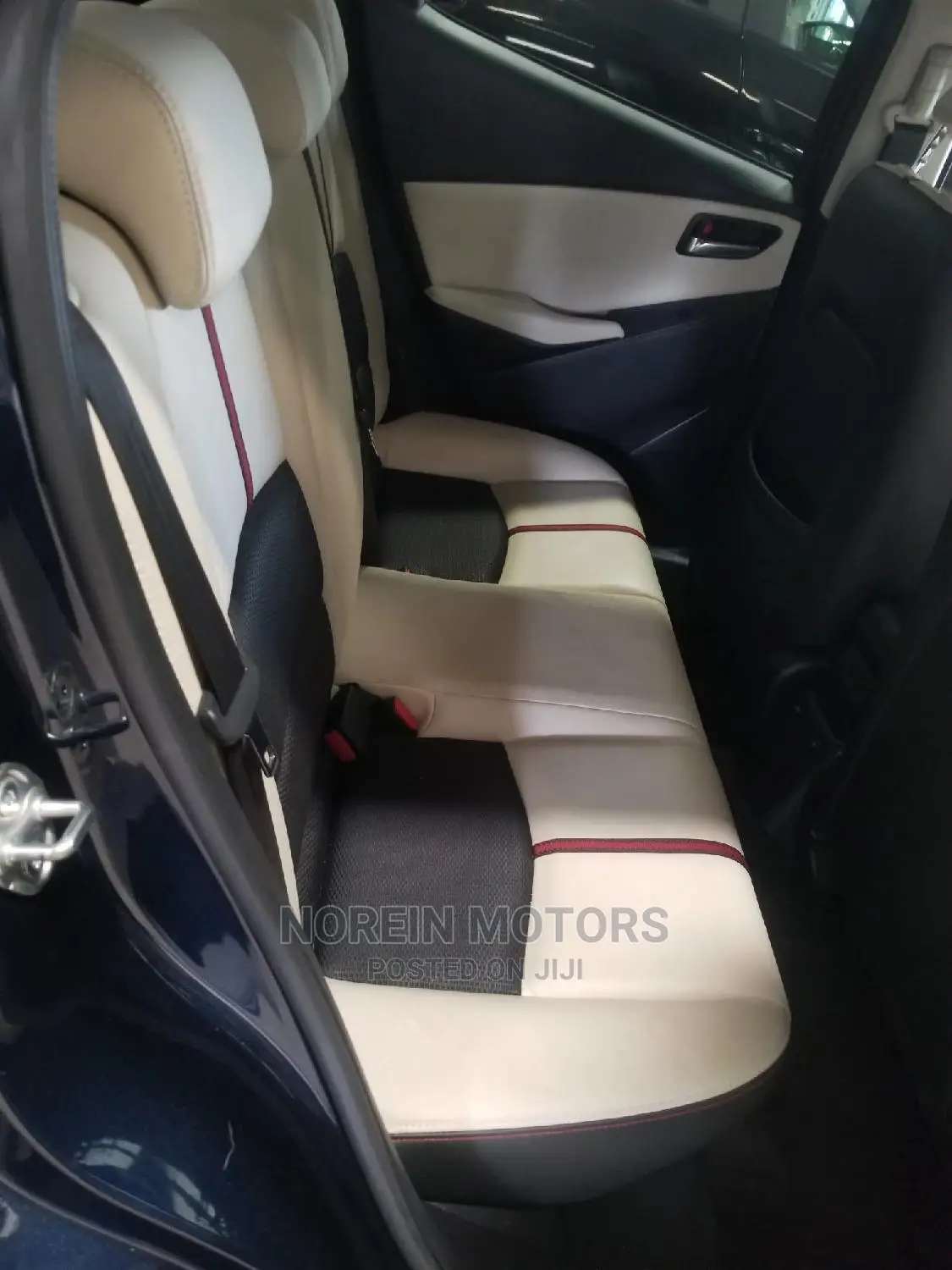 Mazda Demio 2014 Orange