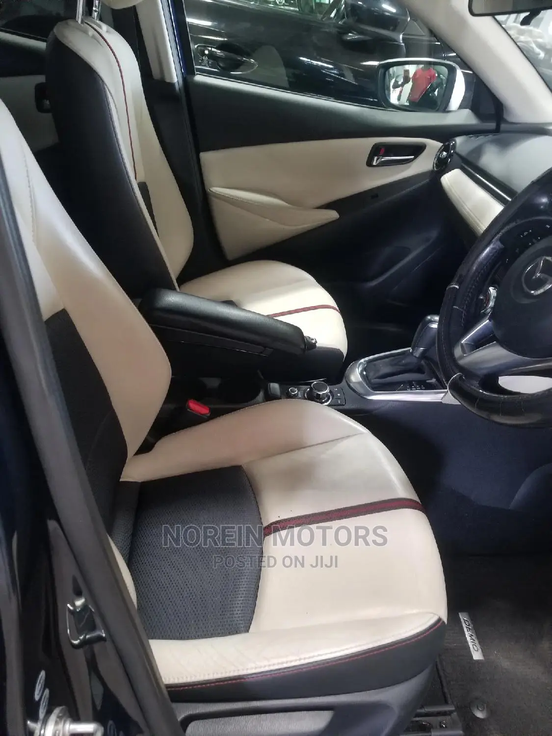 Mazda Demio 2014 Orange